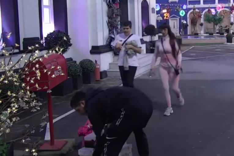 Miljana Kulić dobila poklone od porodice i  sina Željka