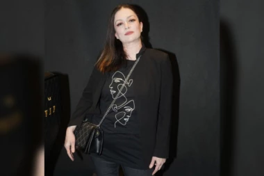 IVANA PETERS SE ISTOPILA: Ovakvu je nismo videli još od mladalačkih dana! (FOTO)