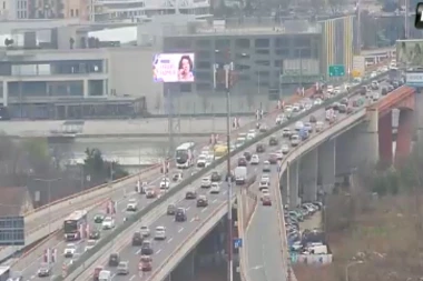 KOLAPS U BEOGRADU! Haos na ulicama prestonice, delovi grada u zastoju zbog jutarnje gužve! (FOTO)