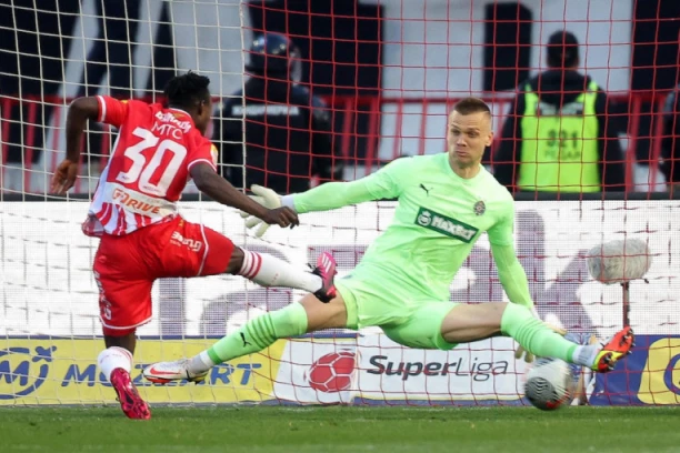 OGLASIO SE FK CRVENA ZVEZDA: Povod je VEČITI DERBI! Evo koliko KOŠTAJU KARTE i ko ima prednost!