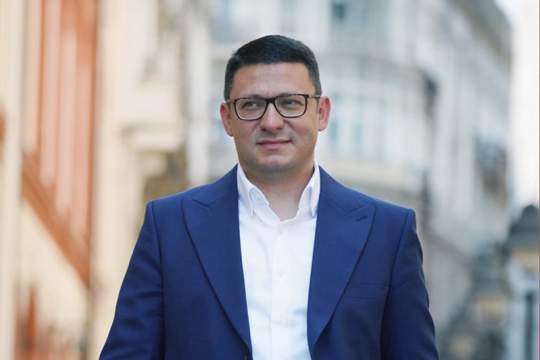 PISAO JE NAUČNE RADOVE O OBOJENIM REVOLUCIJAMA! ĐURĐEV: Rektor Beogradskog univerziteta je ekspert kada je u pitanju sve ovo što se dešava u našoj državi poslednjih meseci