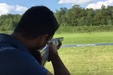 EKSKLUZIVAN SNIMAK! OVAKO JE JOVICA VUKOTIĆ PUCAO IZ DUGE CEVI! Šefu škaljarskog klana kavčani došli glave! (VIDEO)