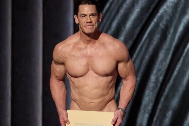 KO JE MIŠIĆAVI GOLOGU*AN SA DODELE OSKARA? Njegov šou na sceni šokirao je svet!