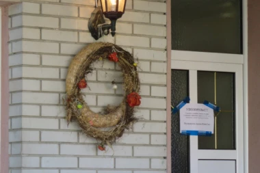 "POMRAČIO MU SE UM, VIŠE NIJE ZNAO ŠTA RADI" Jezivo svedočenje komšije Nikole koji je ženi PRESUDIO BUŠILICOM: Verovatno se posvađao sa Gocom...  (FOTO+VIDEO)