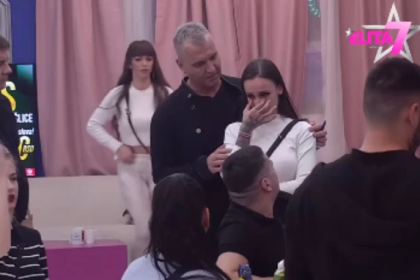 HITNO PREKINUTA EMISIJA, TEODORA PALA U HISTERIJU: Jecaji odzvanjali imanjem u Šimanovcima, ukućani odmah dojurili!