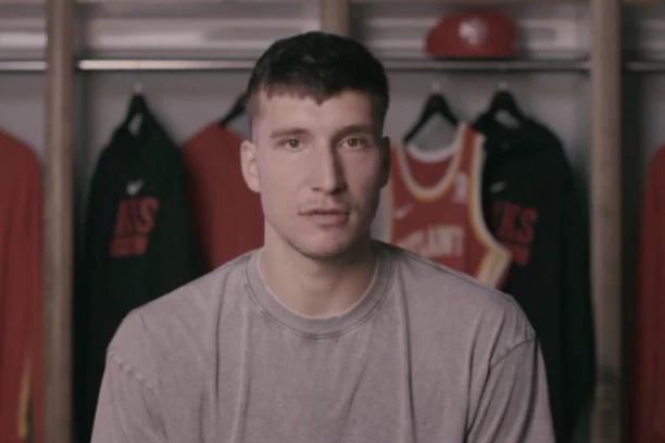 PROLAZE KROZ PAKAO, BOGI! Dame RAZOČARANE zbog njegove OBJAVE! Ekspresno OBRISAO repliku iz ČUVENOG FILMA!