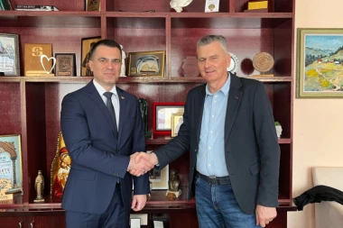 MILIĆEVIĆ U ČAJETINI: U proteklih godinu dana se vratilo 21 hiljada naših sunarodnika što je dovoljan pokazatelj da je Srbija jaka i stabilna i mi želimo da se još više njih vrati (FOTO)