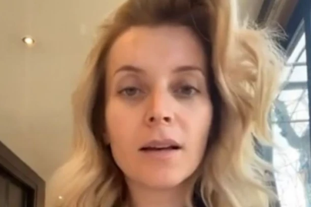 SRPSKA GLUMICA PREŽIVELA DRAMU U HRVATSKOJ, PRINUĐENA DA OTKAŽE PREDSTAVU: Polupana scenografija... Anđelka se hitno oglasila (FOTO)