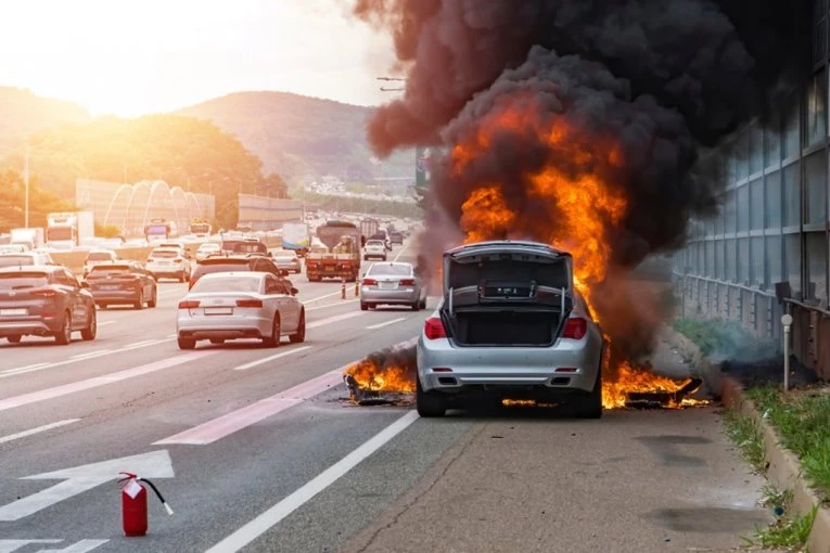 UBIJEN ŠEF VOJNE OBAVEŠTAJNE SLUŽBE! Bomba raznela automobil visokog generala u Bengaziju!
