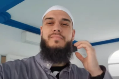 DEJAN DRAGOJEVIĆ OTIŠAO U DŽAMIJU, PA PODELIO ŠOKANTNU INFORMACIJU: "On je nečist, ne može sa nama!"