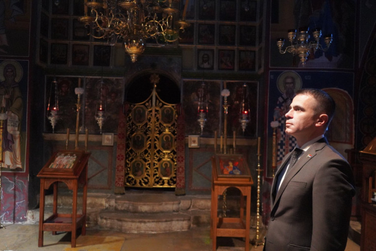 Ministar Milićević u crkvi 