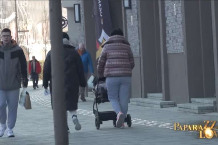 Verica Šerifović sa unukom i dadiljom