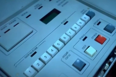 ZNATE LI ŠTA JE ČEGET? Putin se ne odvaja od njega, a poseduju ga još dve osobe u Rusiji, priča o njemu ledi krv u žilama (VIDEO)