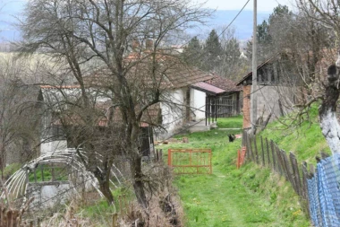 "SAMO NEKA NE IZLAZI IZ ZATVORA, PLAŠIMO SE!" Komšije o Saneli: Bila je opasna, a stalno su je tražili pijani muškarci (FOTO+VIDEO)