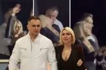 JOVANA I DRAGAN UHVAĆENI U AKCIJI: "Kralj hleba" ščepao voditeljku u MRAKU, procurio snimak sa koncerta Nede Ukraden! (GALERIJA)