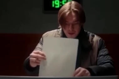 RUSKA NOĆNA MORA ILI IZBORNA KAMPANJA? Pogledajte bizarni spot kojim Putin poziva Ruse da izađu na izbore (VIDEO)