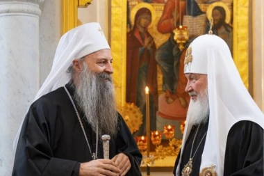 PATRIJARH PORFIRIJE SE SASTAO SA PATRIJARHOM KIRILOM: "U bratskoj i srdačnoj atmosferi međusobnog razumevanja i ljubavi razgovarali smo o dešavanjima u pravoslavnom svetu" (FOTO)