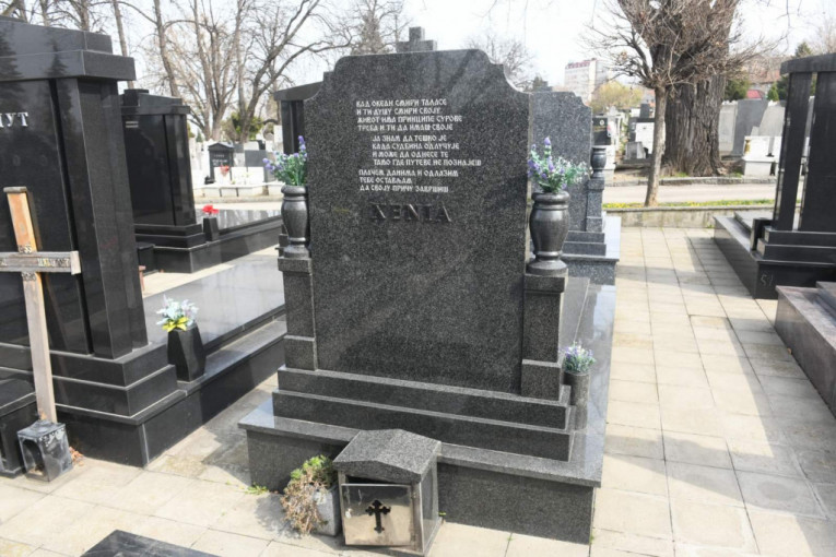 Grob Ksenije Pajčin