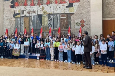 A NAKON SUSRETA SA PREDSEDNIKOM VUČIĆEM - GOZBA! Ekipa portala Republike razgovarala sa osnovcima sa Kosova i Metohije - OVO SU PRVI UTISCI! (FOTO)