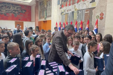 DVADESET GODINA JE PROŠLO OD POČETKA OTIMANJA KOSOVA ORUŽJEM I NISU STALI! Vučić poručio: Biće teško, NEČIJA je namera da gura srpski narod dalje od KiM!