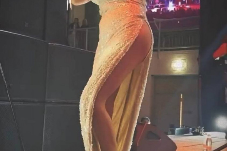 Ceca Ražnatović pokazala zadnjicu na nastupu u Mariboru