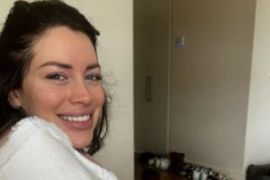 ŠOK! MINA SE SELI IZ STANA: Lepa voditeljka iznenadila objavom: Nemojte rađati decu i... (FOTO)