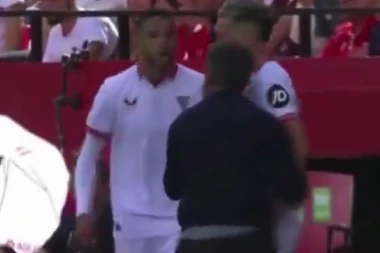 NEVIĐENI SKANDAL NA UTAKMICI PRIMERE! Igrač NASRNUO na svog TRENERA! (VIDEO)
