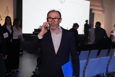 NA OVE REČI NIKO NIJE OSTAO RAVNODUŠAN! Otac ubijene Angeline odrecitovao pesmu: "MI SMO DECA NEBA, OCA NEBESKOG"