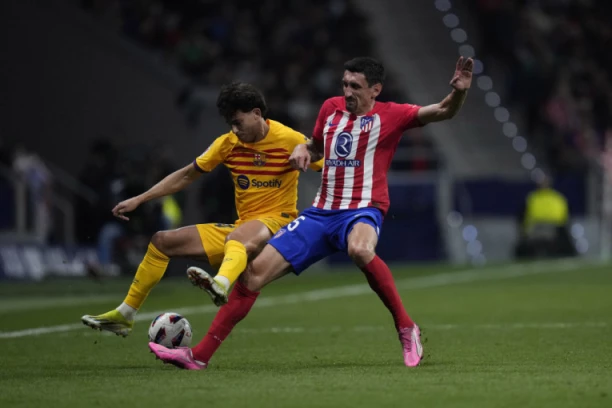 KLJUČALO U MADRIDU! Feliks RAZBIO svoj Atletiko! Navijači Madriđana mu ZAPALILI dres! (VIDEO)