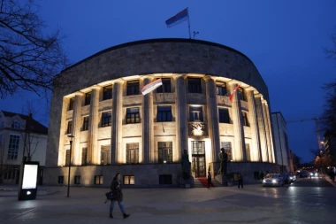 SRPSKA SLAVI POBEDU PUTINA: Banjaluka večeras u bojama ruske zastave