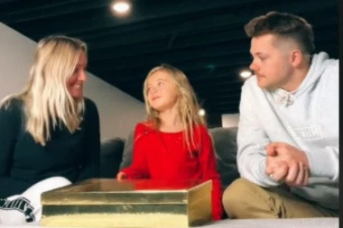 MAMA I TATA SU SAOPŠTILI ĆERKI DA ĆE DOBITI BRATA ILI SESTRU: Ovakvu njenu reakciju nisu mogli ni da zamisle! (VIDEO)