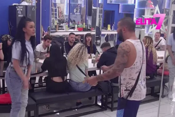 ANITA SKOČILA KAO OPARENA: Više nije mogla da ćuti, ovako BESNU je niko dugo nije video!