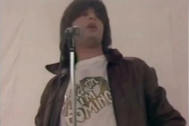 NJOJ JE POSVEĆENA PESMA "TI SAMO BUDI DOVOLJNO DALEKO" Svi su pričali o ovoj FATALNOJ ljubavi, nahvatala ga sa drugom ženom, pa spremila BOLNU OSVETU!