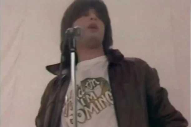 NJOJ JE POSVEĆENA PESMA "TI SAMO BUDI DOVOLJNO DALEKO" Svi su pričali o ovoj FATALNOJ ljubavi, nahvatala ga sa drugom ženom, pa spremila BOLNU OSVETU!