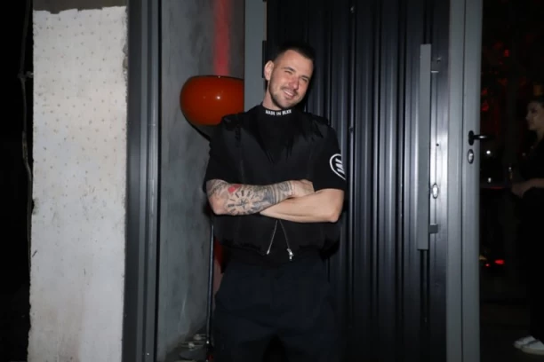 MUK NA ESTRADI, FANOVI U NEVERICI! Reper se oglasio potresnim rečima: "Stavljam na tačku"!