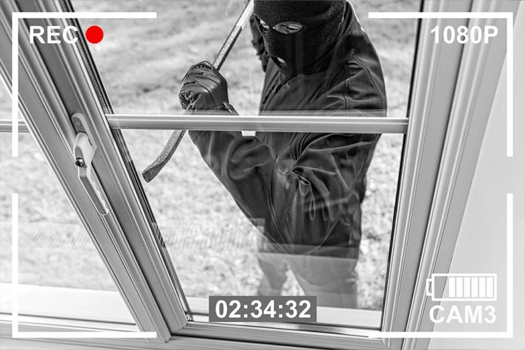VELIKA AKCIJA POLICIJE: Uhapšeno više muškaraca zbog pljačke kuća u Beočinu!