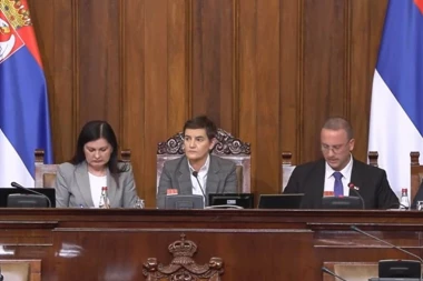 SKUPŠTINA SRBIJE: Javni tužioci položili zakletvu