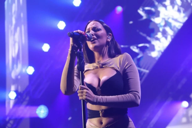 ŠTA SE DEŠAVA SA TRUDNOM PRIJOVIĆKOM?! Nove informacije izbezumile javnost, fanovi se ne zaustavljaju!