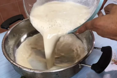 UŠTEDITE I SAMI NAPRAVITE SOJINO MLEKO: Za samo 100 DINARA, dobićete ČETIRI litra, a prosto se pravi!