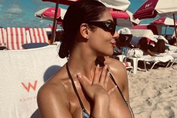 OVU BRUTALNU CRNKU JE ISPUSTIO NOVAK ĐOKOVIĆ: Ne zna se da li je bolja NAPRED ILI POZADI, ovakva im je bila INTIMA (FOTO GALERIJA)