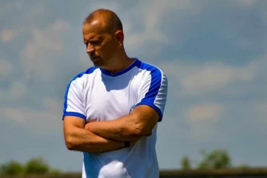 PROLEĆNI START JE DOVEO DO SMENE: Stiže trener kome je dobro poznat put ka plasmanu u Sremsku ligu!