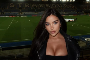 DEVOJKA FUDBALERA ČELSIJA PROVOCIRA SVE SVOJIM OBLINAMA! Optužuju je za FOTOŠOP, a ona samo LIKUJE! (FOTO)