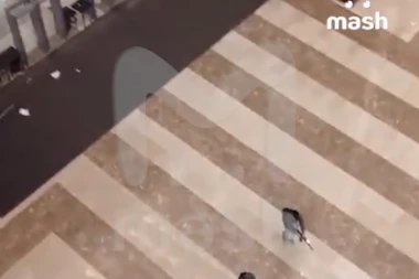 PRVI SNIMCI NAPADA U MOSKVI! Pogledajte kako je počela pucnjava (VIDEO)