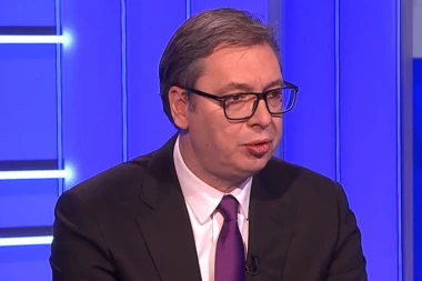 "KURTIJA NISU GAĐALI TOALET PAPIROM, ALI ANU BRNABIĆ I RADENOVIĆA JESU"! Vučić: "SNS bi samostalno, bez SPS, bio na 55 mandata u Beogradu"! U NEDELJU VELIKA POČAST JUNACIMA!