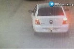 DVA RENOA NA METI POTRAGE: Teroristi izašli iz ovih automobila, PA UDARILI RAFAL PO LJUDIMA!