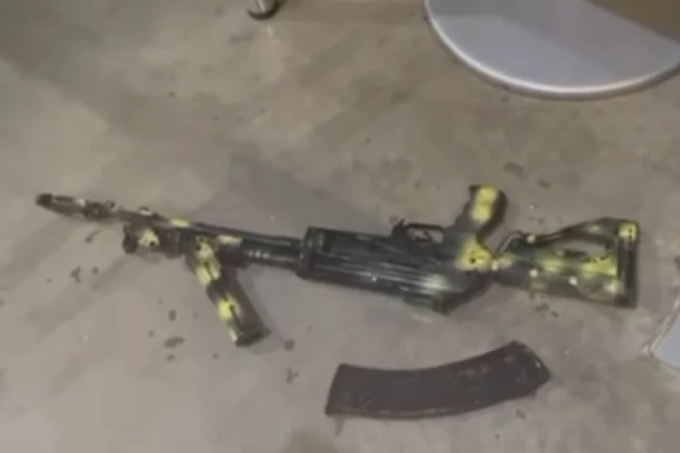 OVO JE ORUŽJE KOJIM JE PUCANO U "KROKUS SITI HOLU": Uhapšeni državljani Tadžikistana kod Brjanska u automobilu povezanim sa napadom (FOTO/VIDEO)