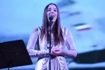 MUK NA KONCERTU DANICE CRNOGORČEVIĆ! Anđeoskim glasom otpevala pesmu posvećenu stradalima u Novom Sadu!