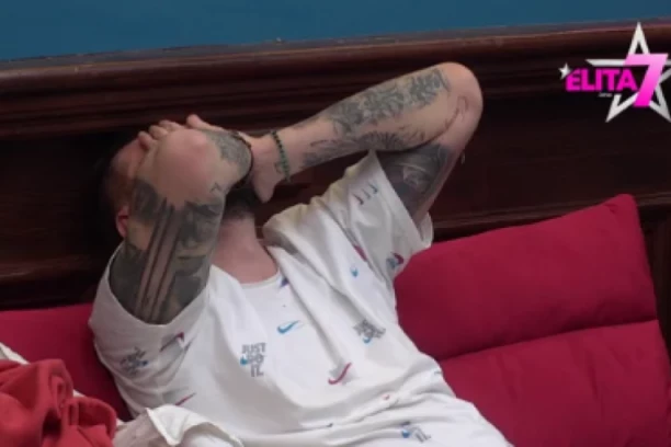 IZVREĐAO ANELI, PA SE SLOMIO ZBOG POKOJNOG BRATA: Janjuš ne zna gde bije, OVAKO je reagovao kad je ugledao Ahmićku posle RASKIDA!