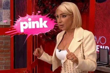 JOVANA JEREMIĆ UHVAĆENA NA DELU! Isplivao DOKAZ protiv voditeljke Pinka, evo šta radi dok je KAMERE ne snimaju (FOTO)