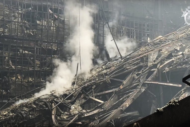 Krokus siti hol u ruševinama 